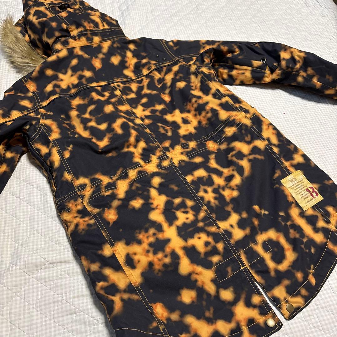 匿名発送❁¨̮Burton レオパード柄 スノーボードジャケット Sサイズ 美品