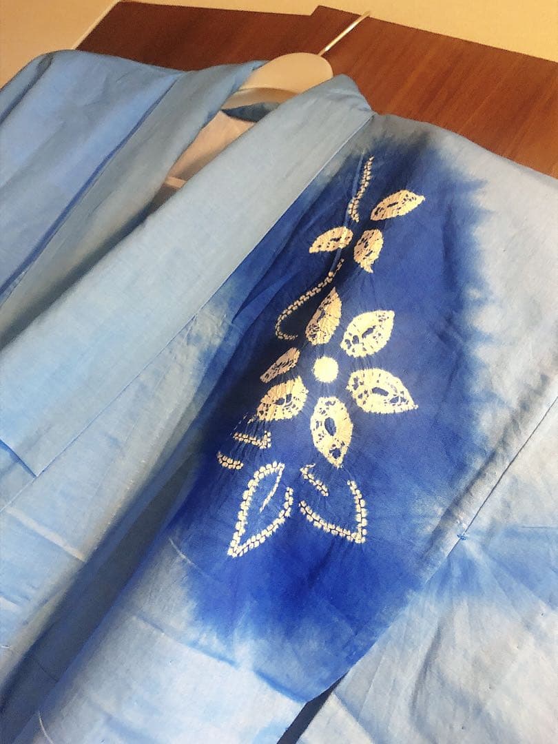 中古美品　有松鳴海絞り　浴衣　絵羽の付け下げ調が可愛い♡ぼかしのブルー水色　お花