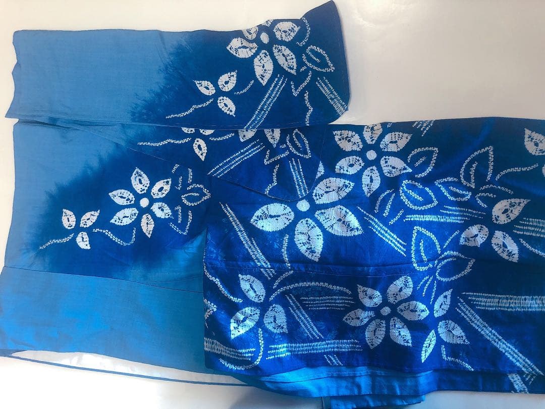 中古美品　有松鳴海絞り　浴衣　絵羽の付け下げ調が可愛い♡ぼかしのブルー水色　お花