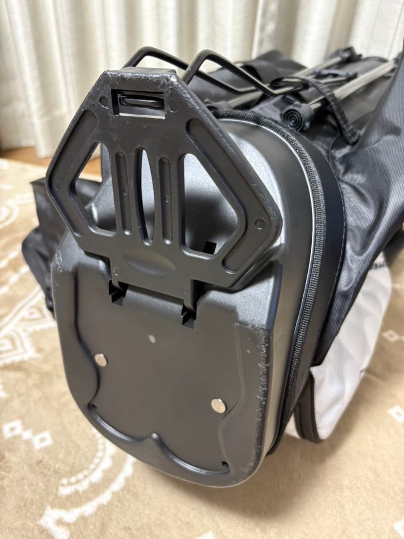 LoudMouth キャディバッグ