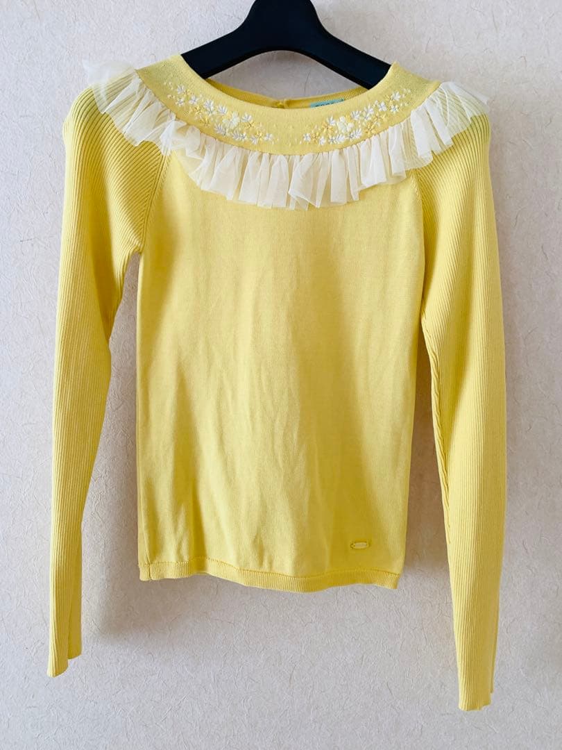 【専用】新品　トッカ　tocca 袖リブ　刺繍柄襟　カットソー　160