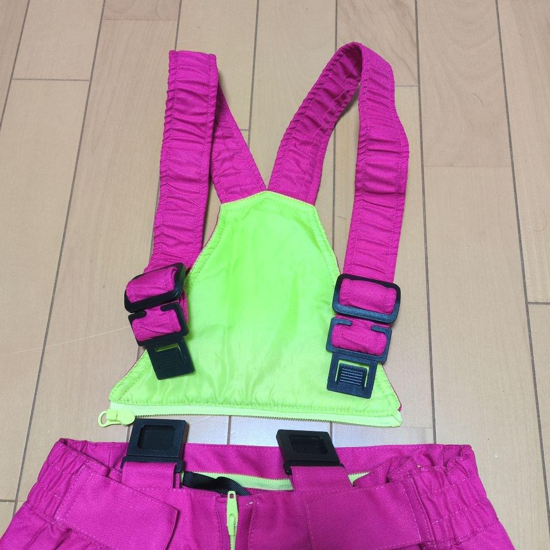 子ども用　スキー．スノーボードウェア 　ピンクとマルチカラー