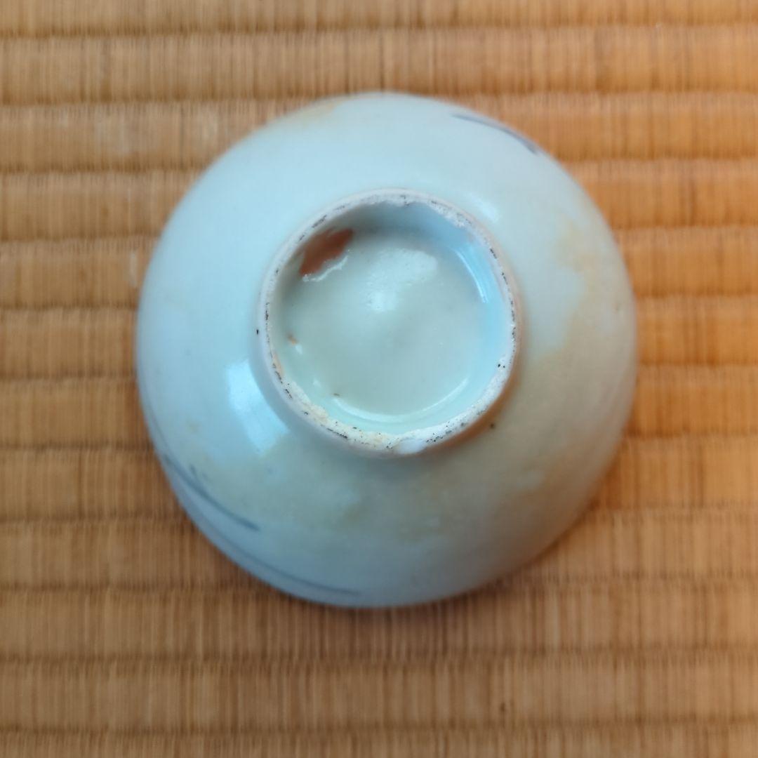 淡い青色の陶器茶碗　おわん　直径約10cm　初期伊万里　骨董　古美術