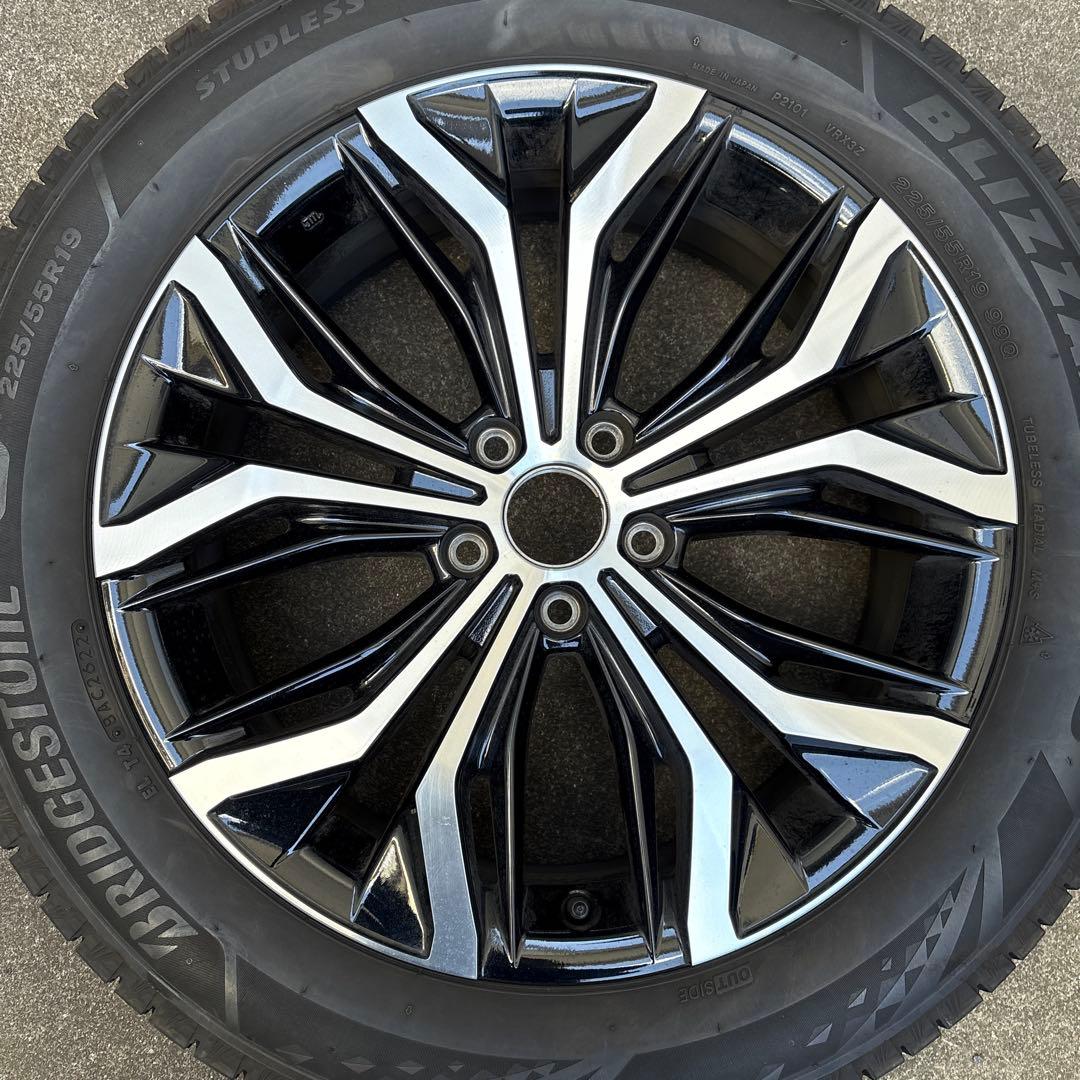 備品:クラウンクロスオーバーアルミホイールスタッドレスタイヤ 225/55/19