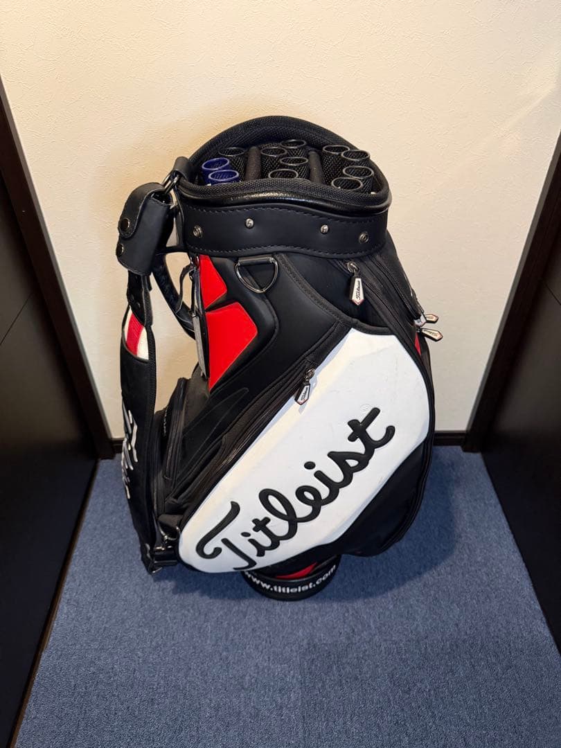 【1番人気】タイトリスト　ツアーキャディバッグ