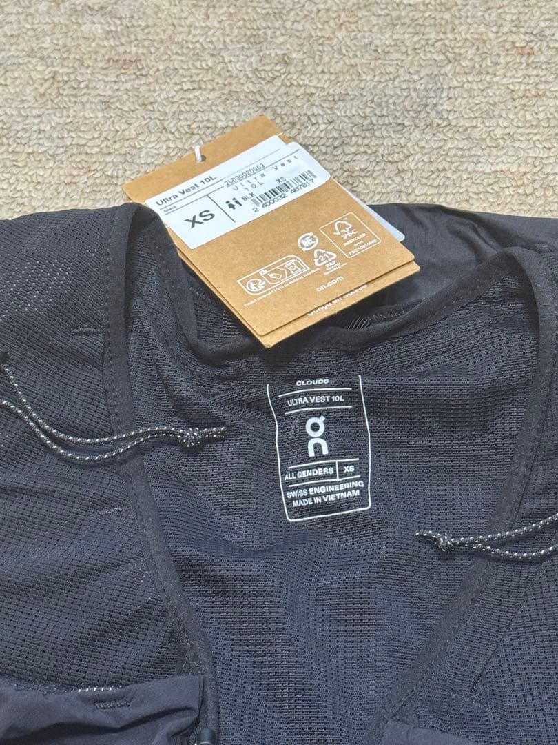 On Ultra Vest 10L 新品未使用