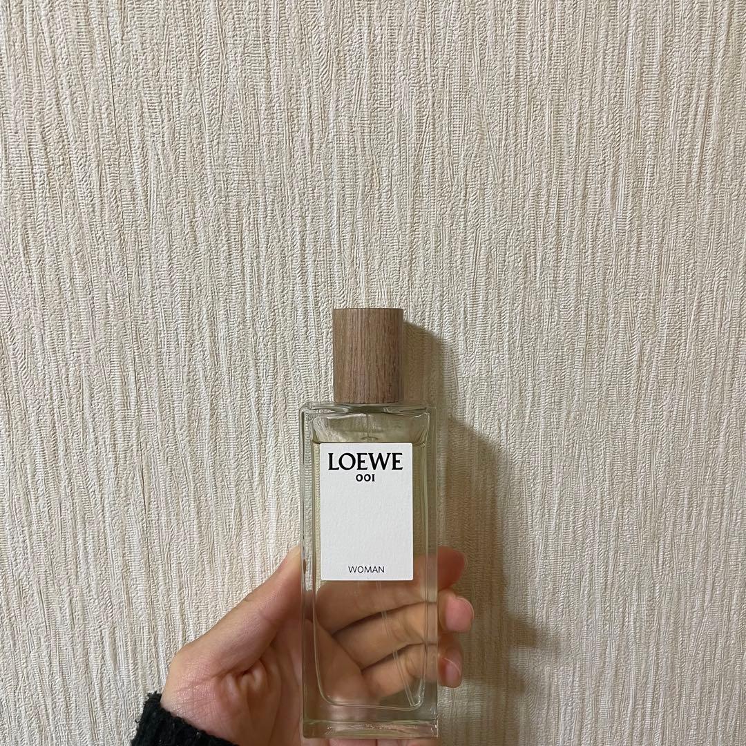 LOEWE 001 WOMAN エッセンスオードパルファム 50ml