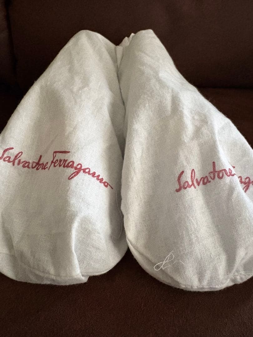 新品未使用　Salvatore Ferragamoヒール4cm ローファー