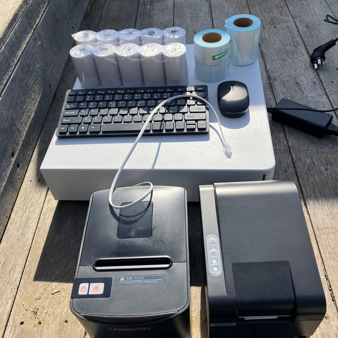 POSレジスタンドと周辺機器一式