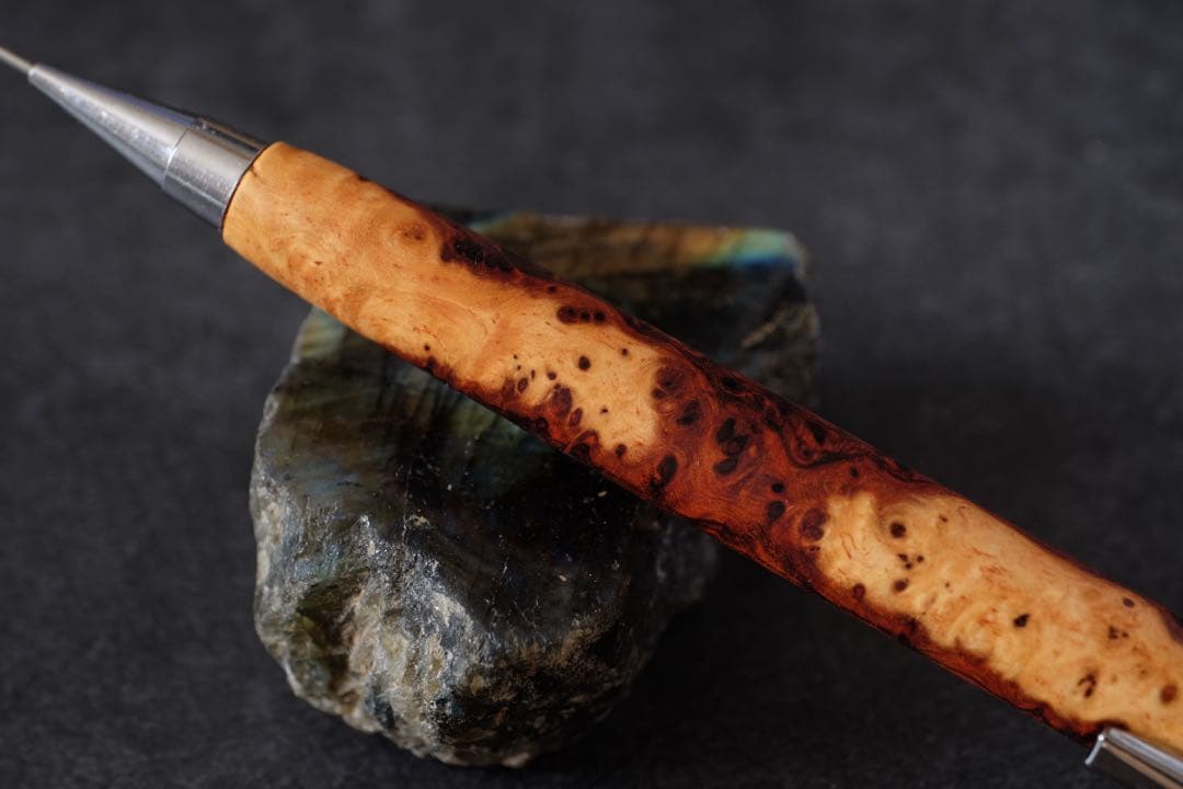 PG5木軸カスタム0213　高村杢工房 製図用シャープペンシル　極上花梨瘤紅白