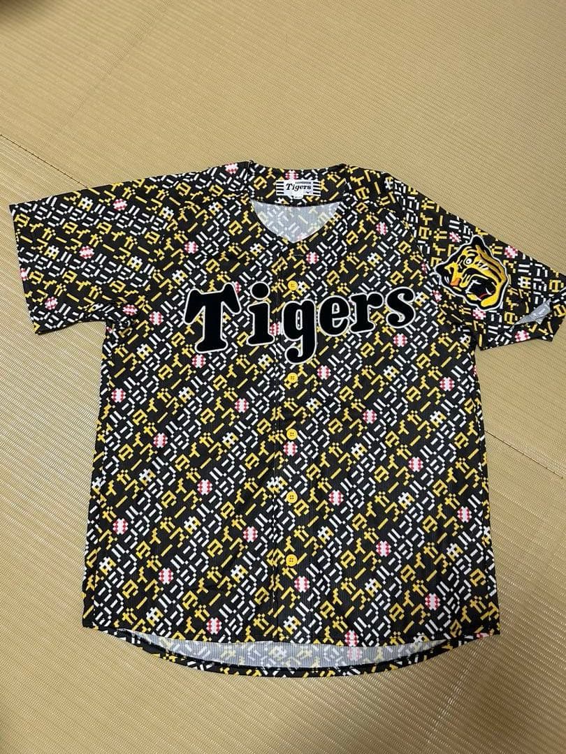 阪神タイガース　ハンシンタイガース柄ユニフォーム　Mサイズ