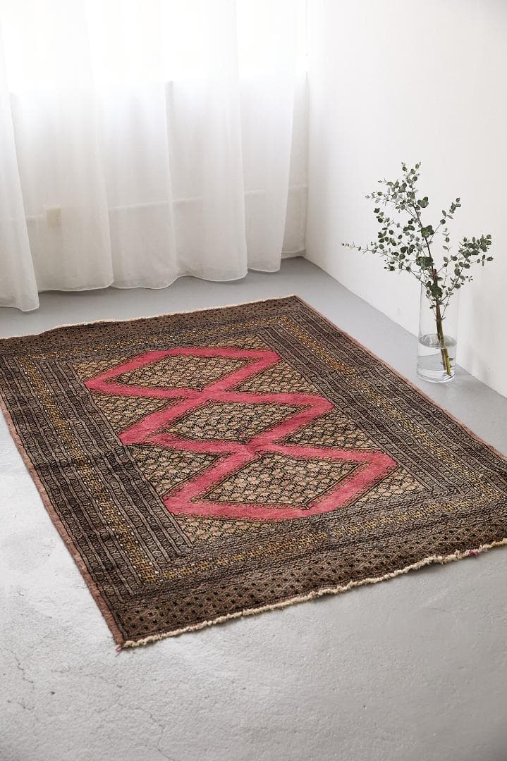 ヴィンテージラグ　トライバルラグ　パキスタン産（169×119cm）リペア跡あり