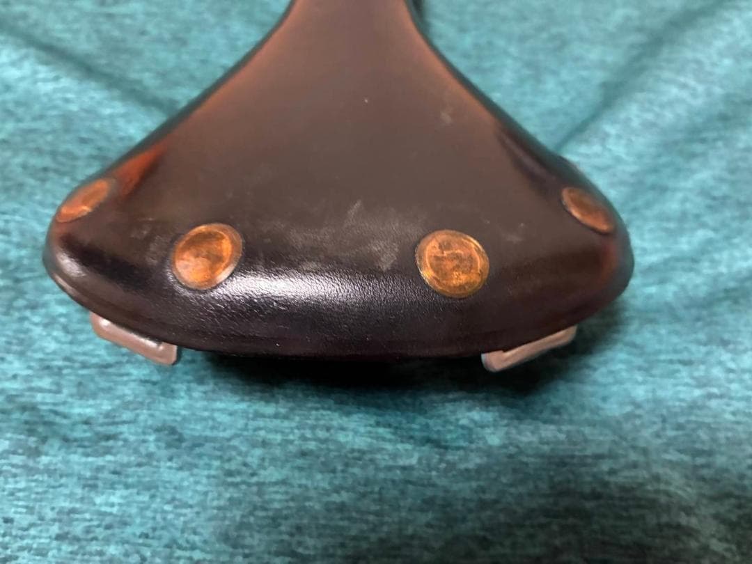 クラシックレザーサドル