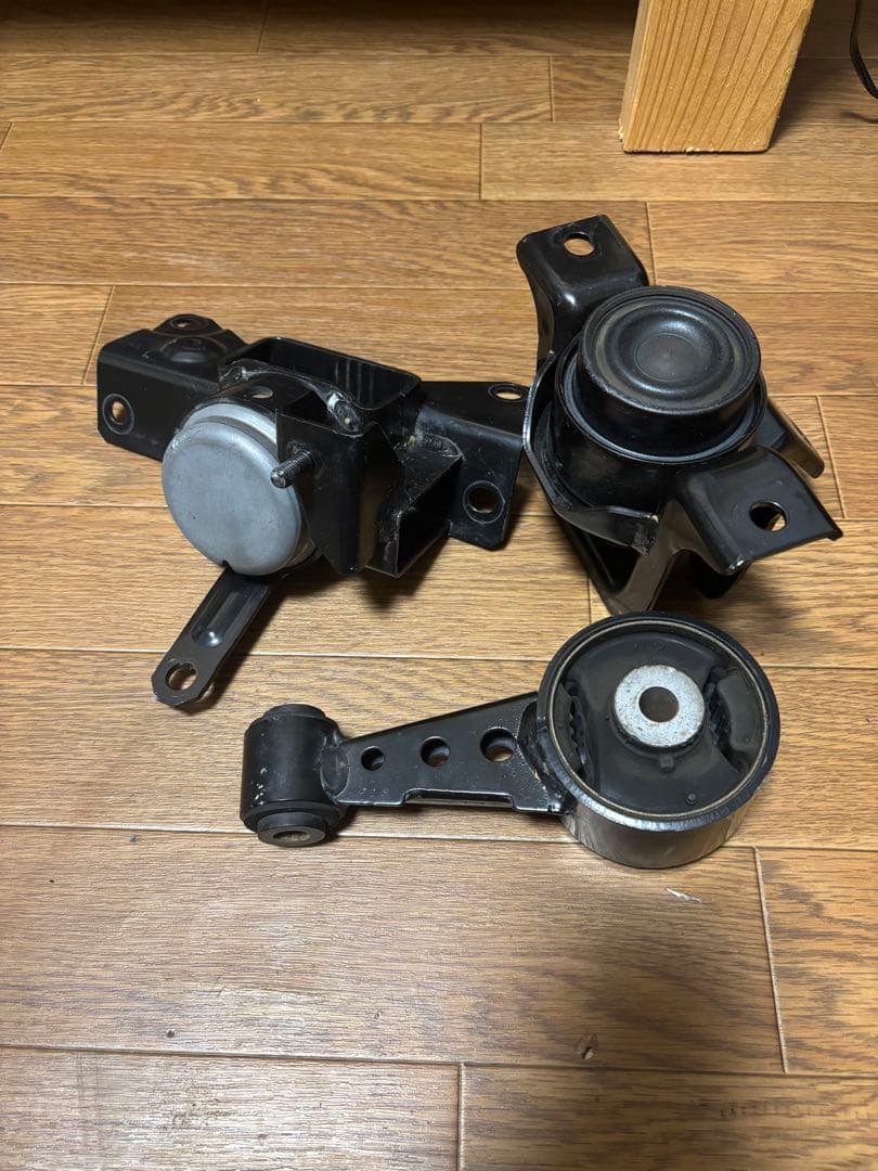 スイフトスポーツ　zc33s 純正エンジンマウント