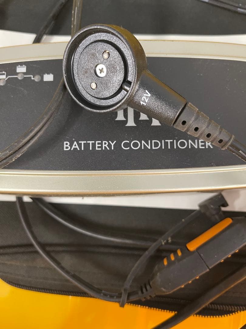 ロールスロイス・RR 純正バッテリーコンディショナー 専用ケース付き