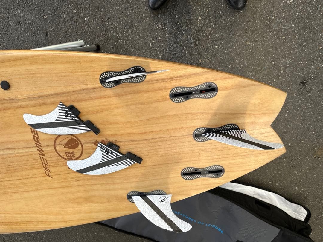 ミッドレングス6.10f 56.9Lファイヤーワイヤー ハードケースフィン5枚付