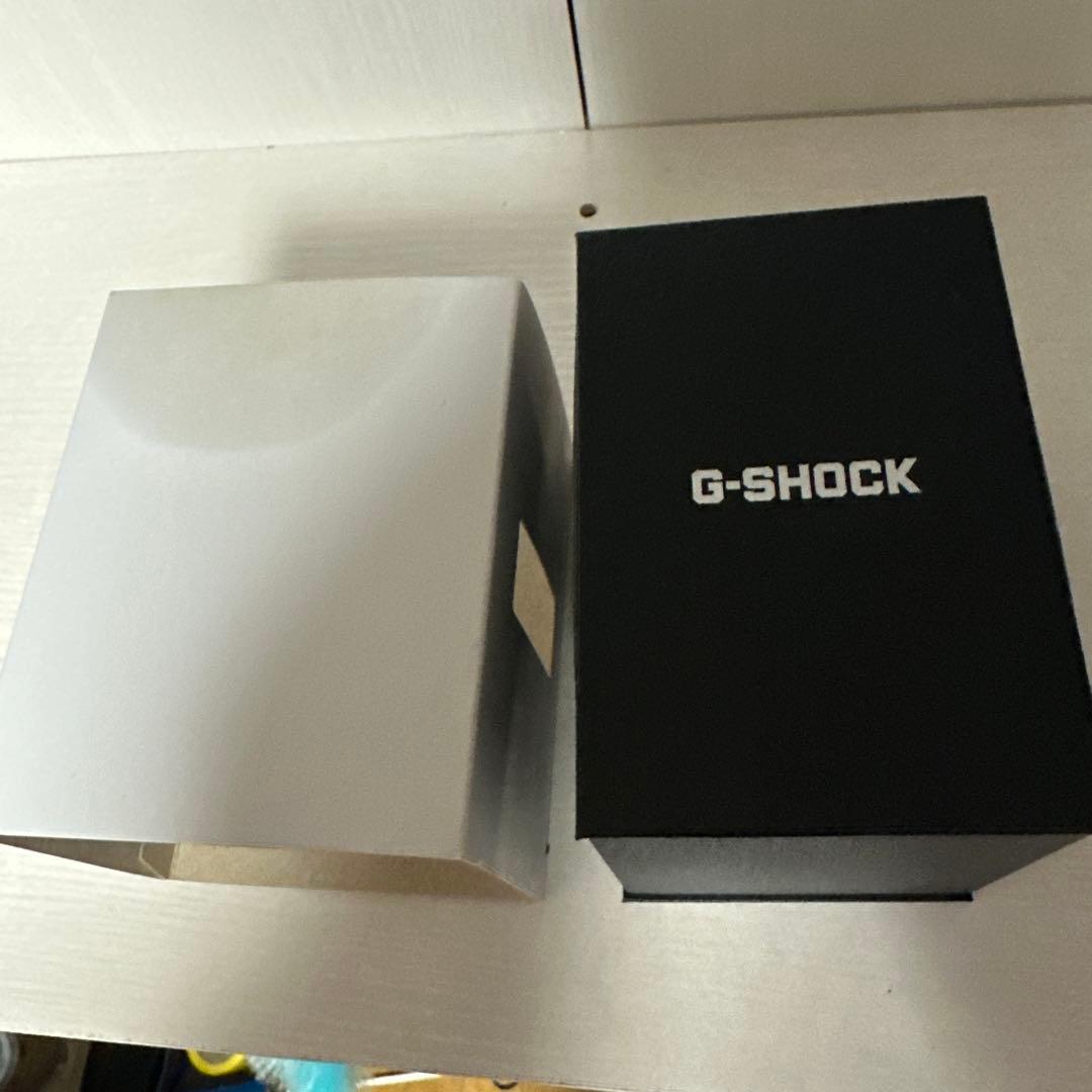 G-SHOCK GD-X6900 FB-7JF ホワイトXブラック