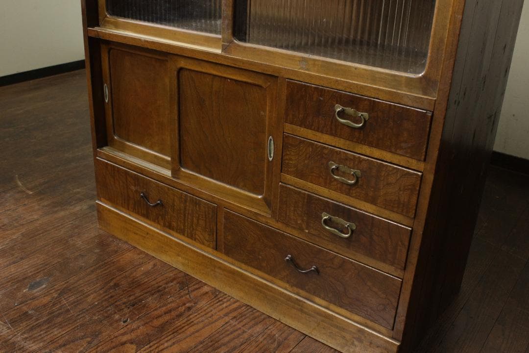 昭和レトロ 古い木製茶箪笥 モールガラス 戸棚 食器棚 古家具 欅 古材