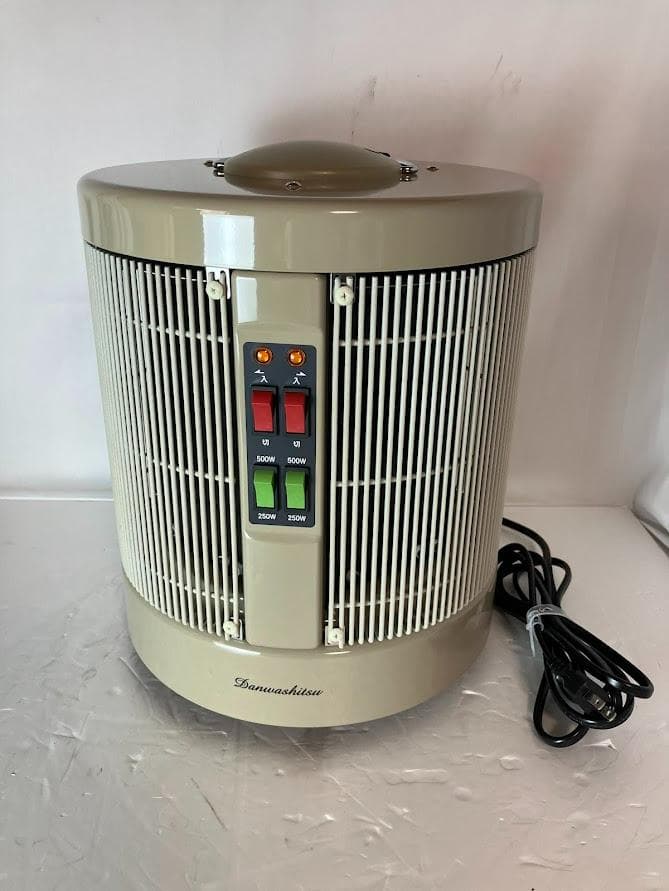 超美品　暖話室　遠赤外線パネルヒーター　DAN1000-R16
