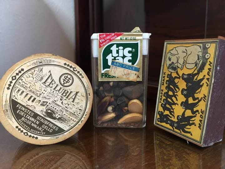 マッチ箱、バイオリン、種