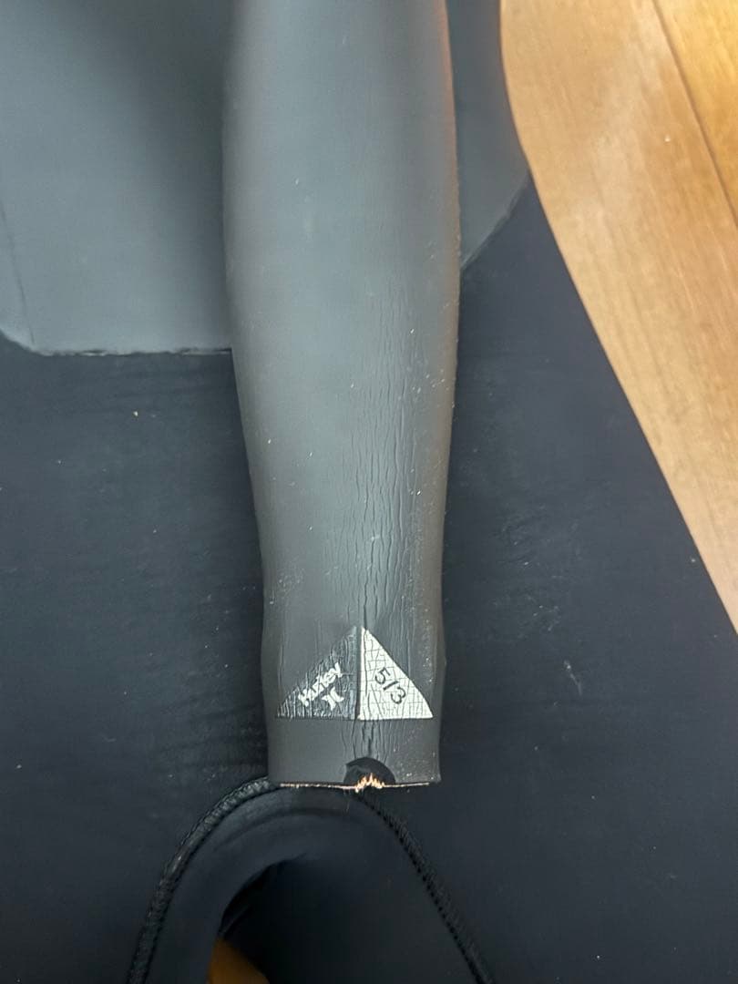 Hurley 5mm/3mm セミドライ