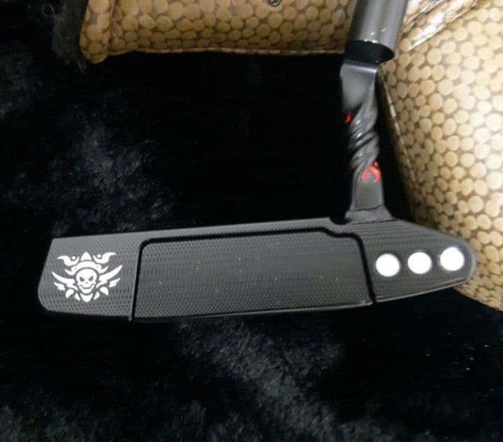 タイトリスト　スコッティキャメロン　モンスタースカル　ツイストネック　パター