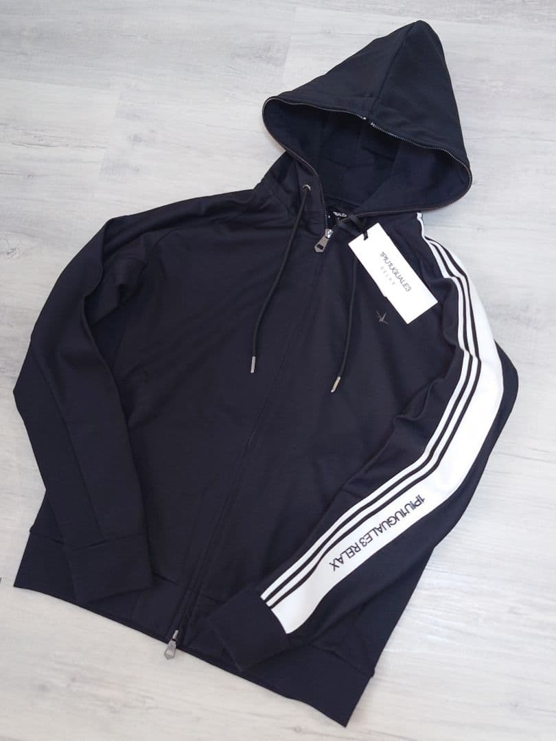 新品Lサイズ セットアップ ラインロゴ ウノピゥウノウグァーレトレ リラックス