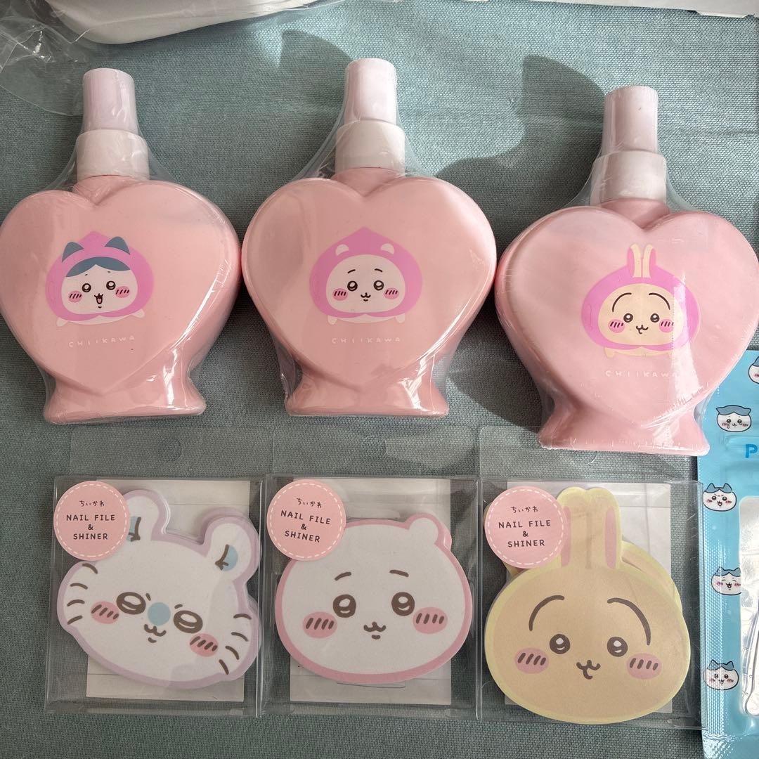 新品　ちいかわ　美容セット　ポーチ　ハンドクリーム　ミルク　ネイル　ファイル