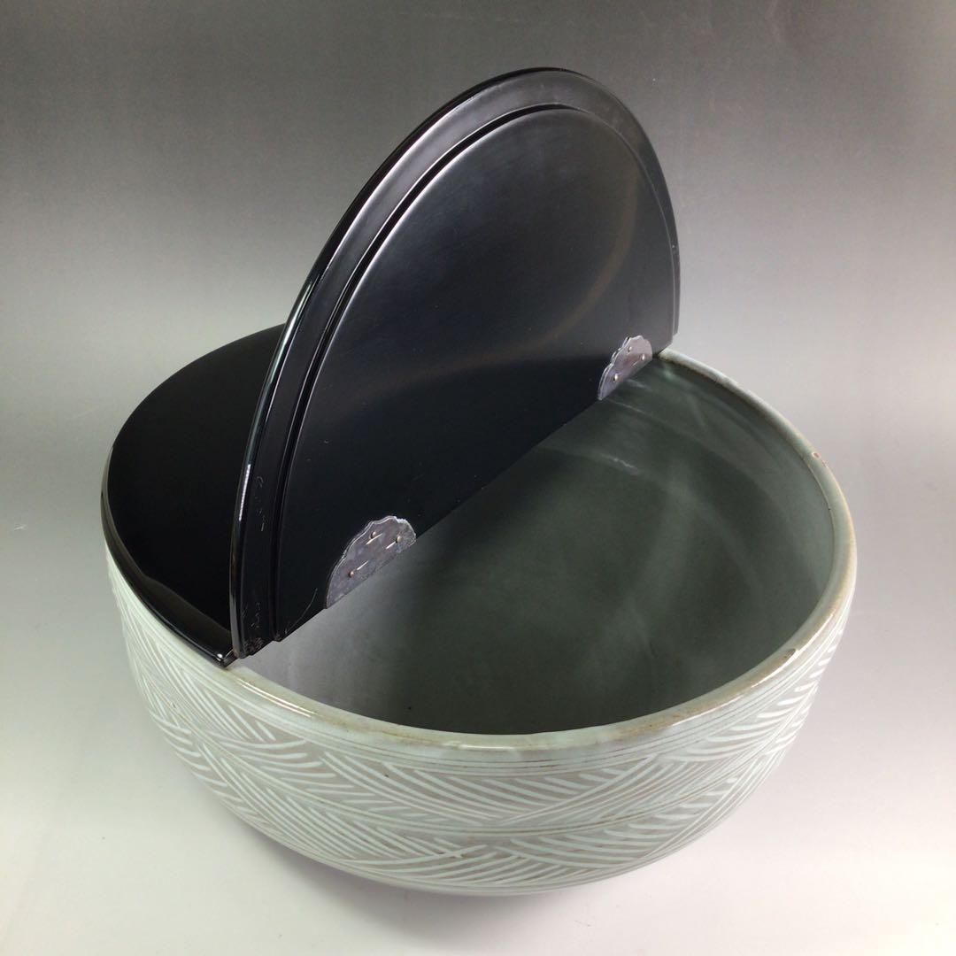 Ｒ２３３　水指　『春永造』『大徳寺　松長剛山　箱書』『彫三島』『平水指』　共箱