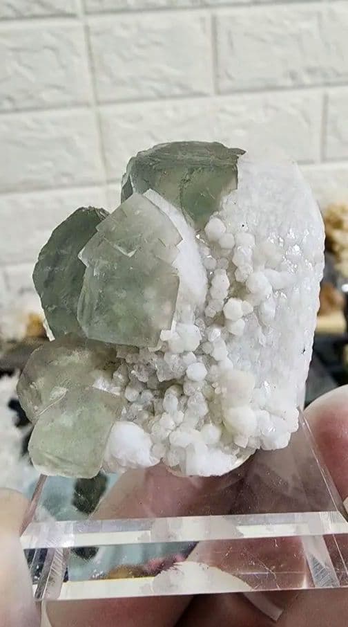 フローライトと石英の結晶キャンドルクォーツ