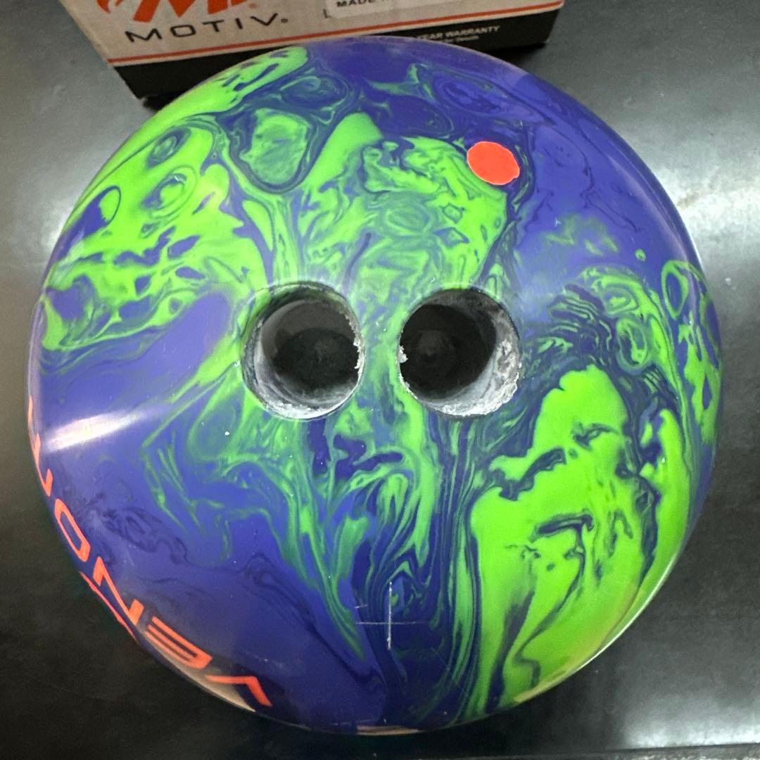 Venom ExJ ボウリングボール　15ポンド