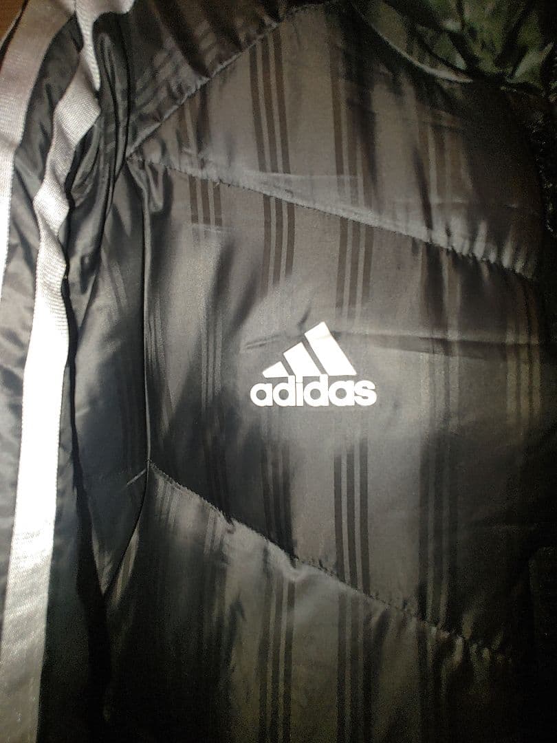 adidas　ダウンコート　XOサイズ ブラック×シルバーライン
