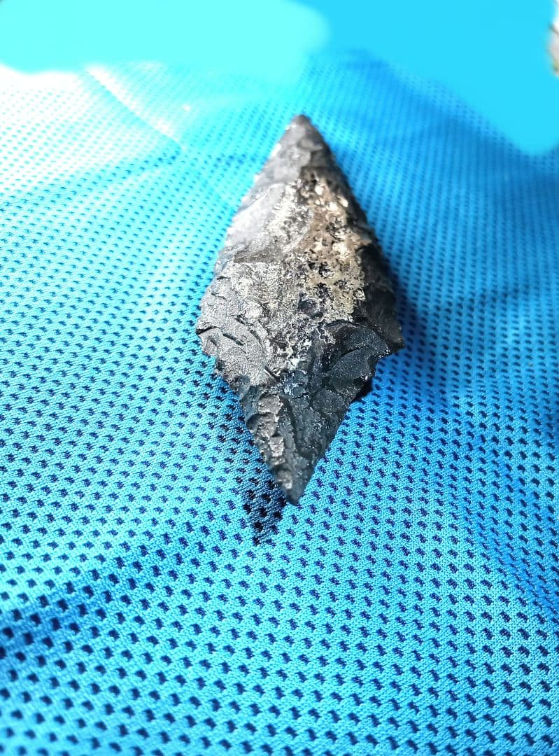 旧石器時代 尖頭器 石器 397 ほぼ完品　サヌカイト模写