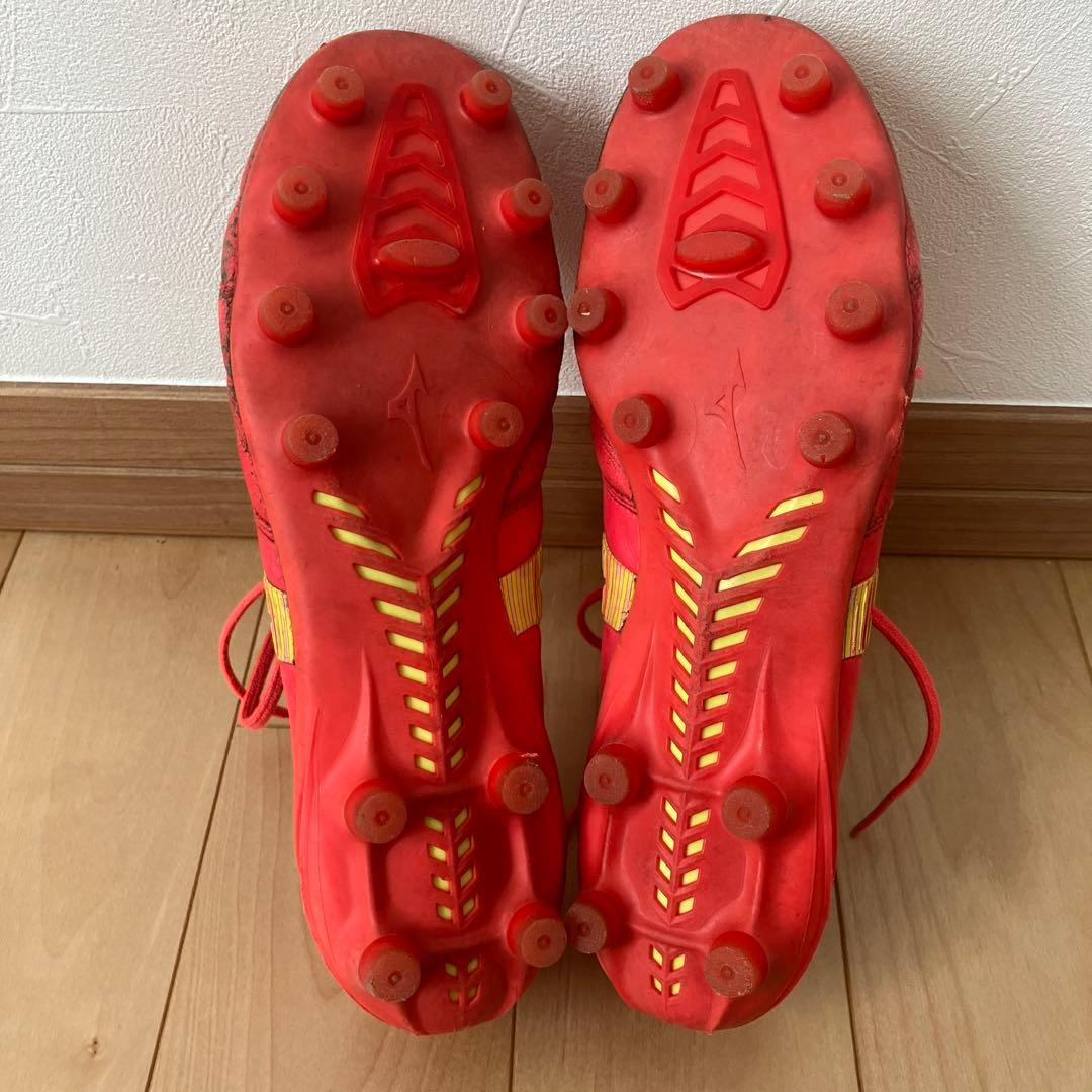 Morelia NEO、レッドカラー