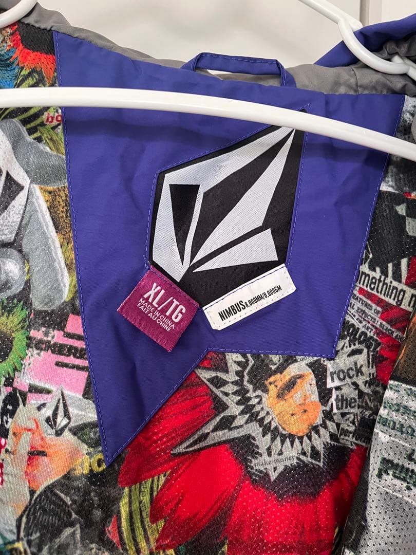 VOLCOM NIMBUS ウェア　スノボー　オレンジ　紫　黒　メンズ　男性