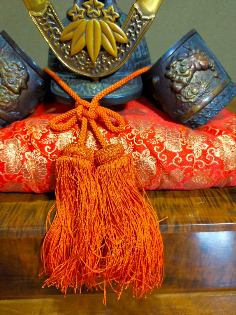 出世兜　源九郎義経　長鍬形獅子頭の兜