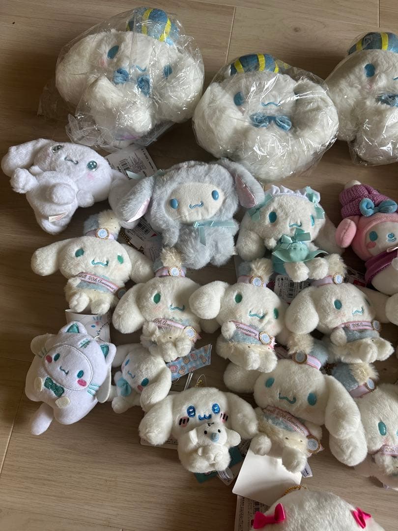 サンリオ　シナモロール　ぬいぐるみ　マスコット