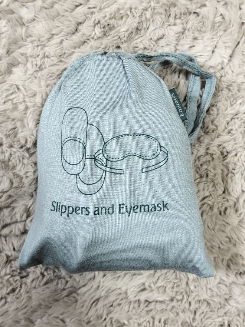 スリッパとアイマスク、ラウンジウェア・スリッパ・ポーチセット、未使用品