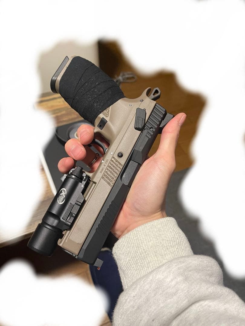 Carbon 8 CZ P-09 ガスガン タンカラー