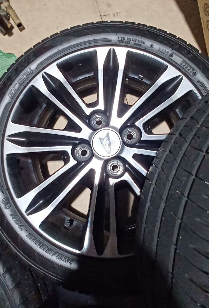ダイハツ　タントカスタム　純正ホイール　4本