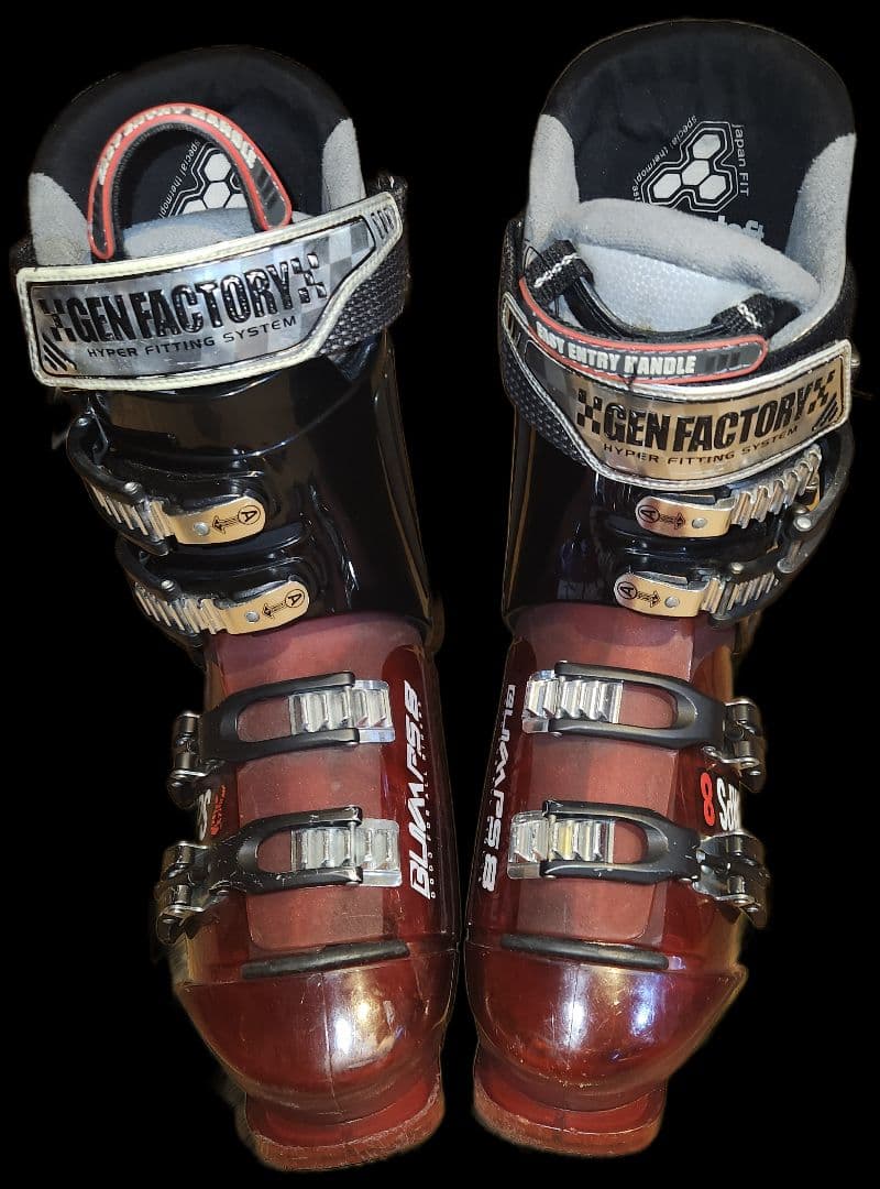 GEN FACTORY　ゲンファクトリー　バンプス8　BUMPS8　スキーブーツ