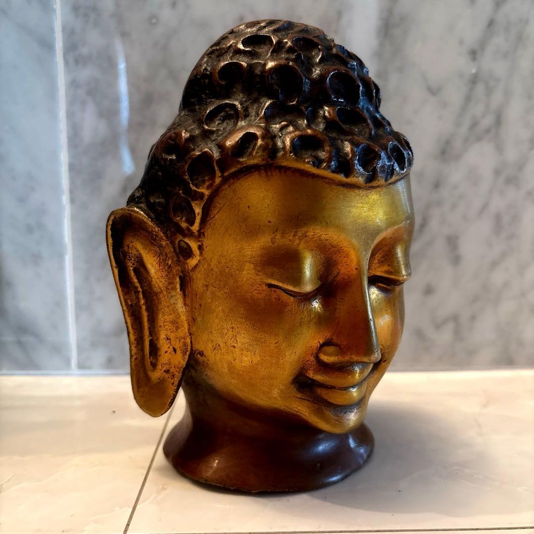 チベットアンティーク平和的なお顔で全てを見通すような瞳の仏頭　仏像涅槃