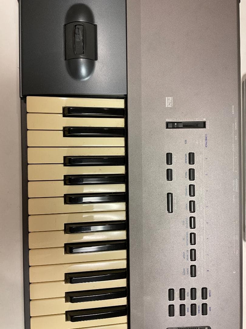 KORG コルグ　N364 シンセサイザー　音楽ワークステーション