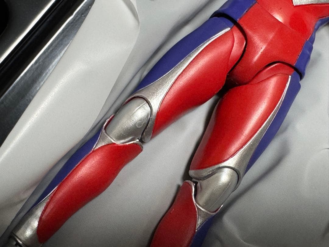 S.H.Figuarts (真骨彫製法) ウルトラマンティガ