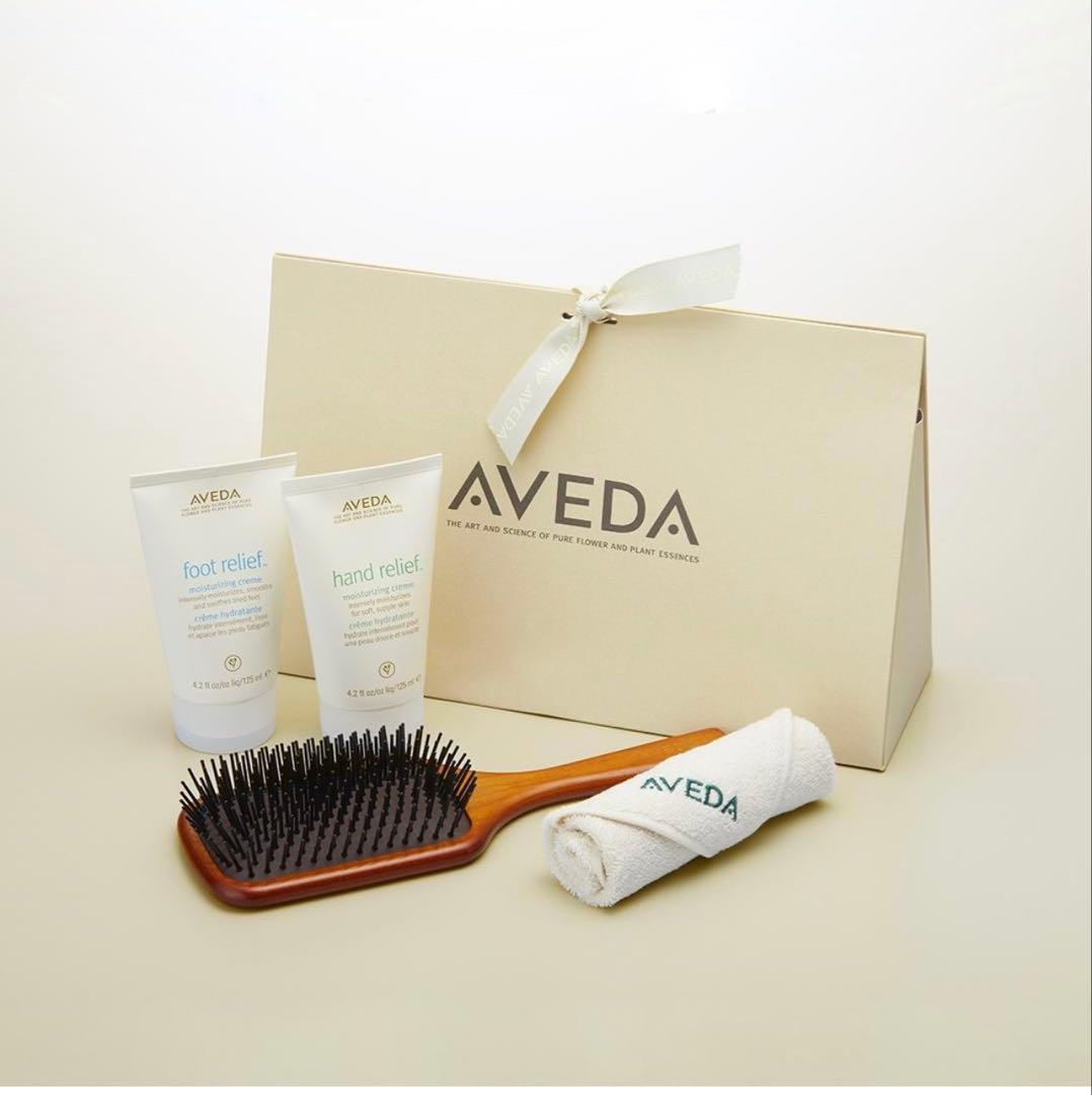 【新品未使用】定価11700円AVEDA ヘアブラシ・ハンドフット