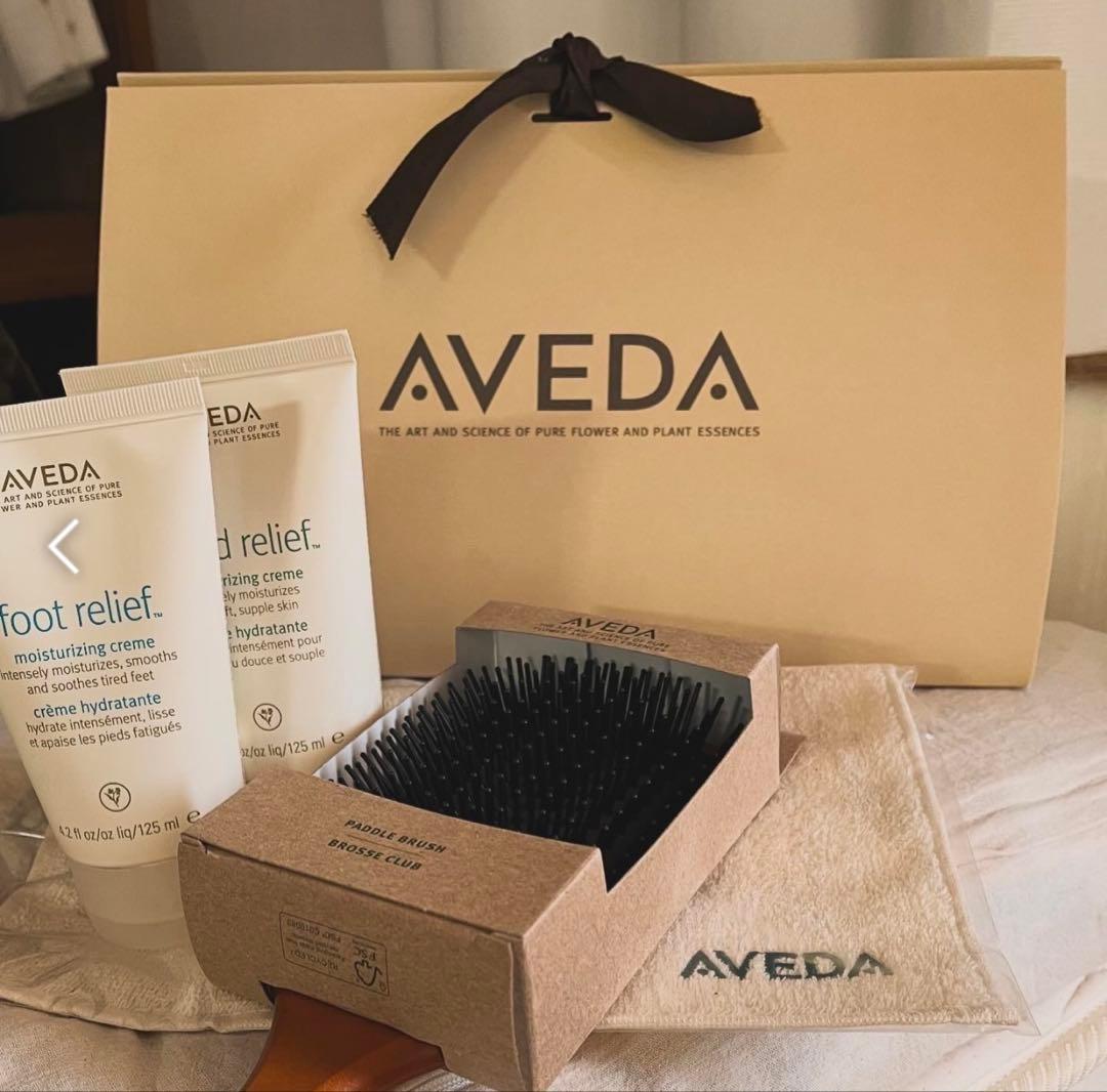 【新品未使用】定価11700円AVEDA ヘアブラシ・ハンドフット