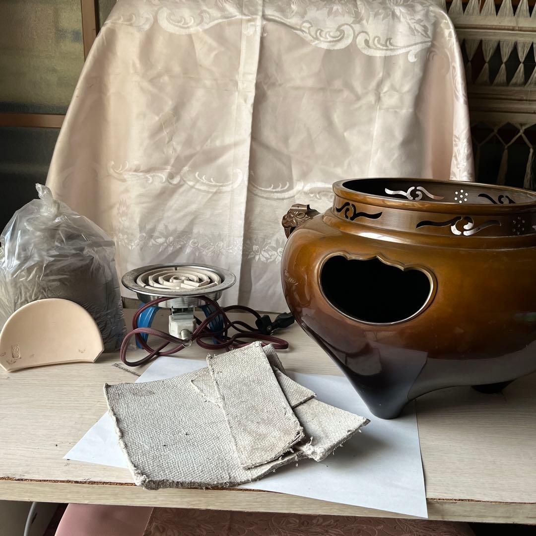 茶道具　風炉釜セット　美品鬼面切合風呂釜付き　鬼面風炉　電気炉付き　前瓦　灰付き