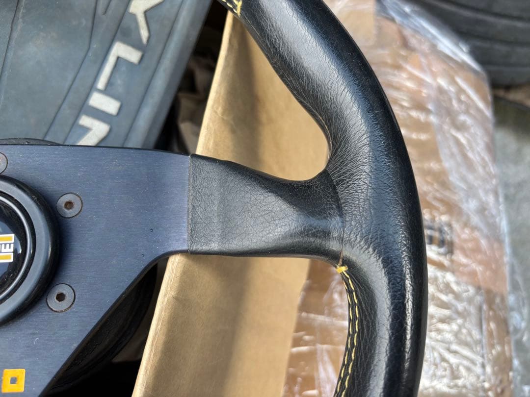 momo VELOCE RACIG 320Φ CORSEホーン