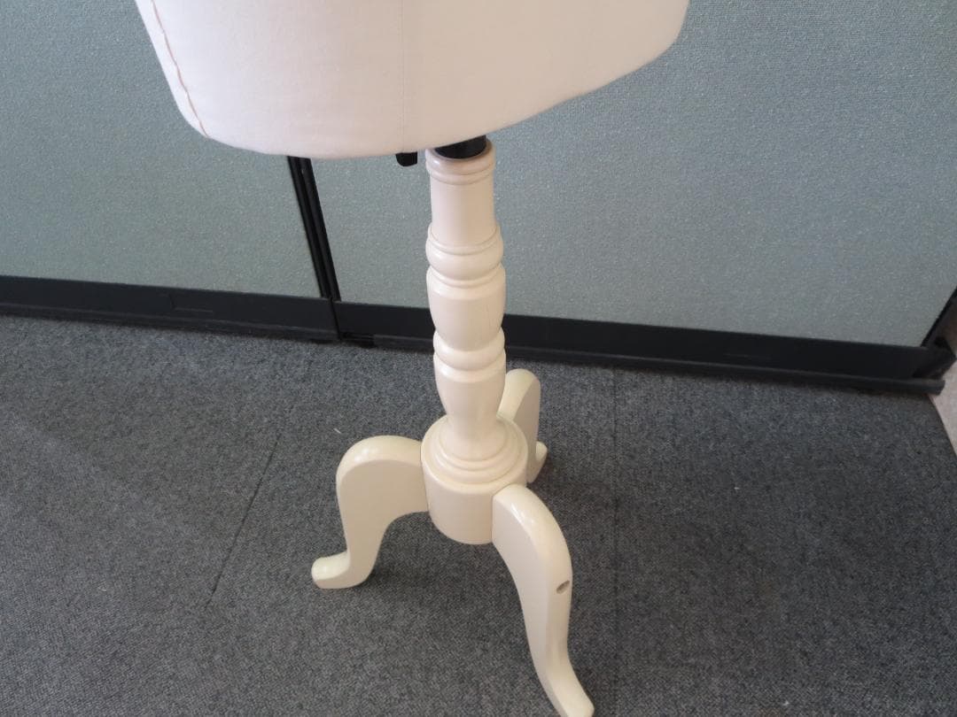 キイヤ　トルソー　レディース脚付き　高さ調整可能