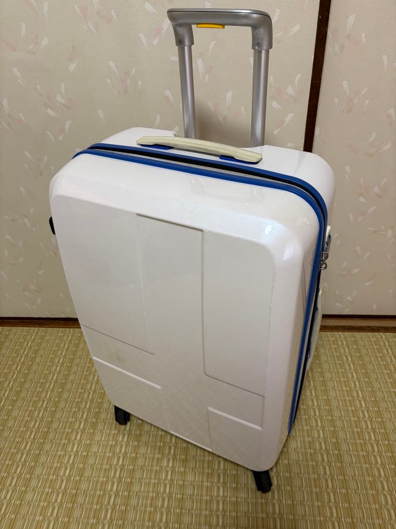 innovator イノベーター スーツケース ホワイト